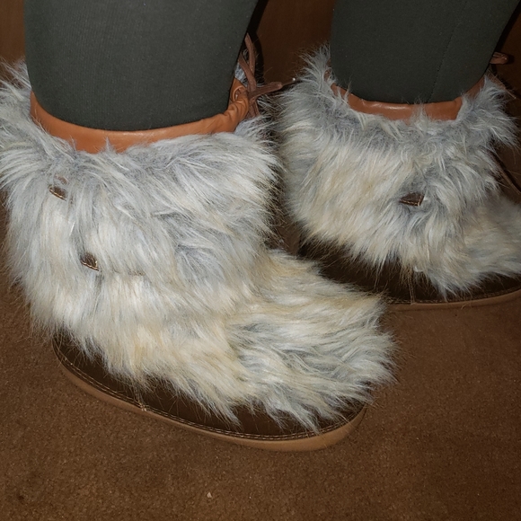 🐞SOLD🐞Modes Snowboots - Picture 2 of 4